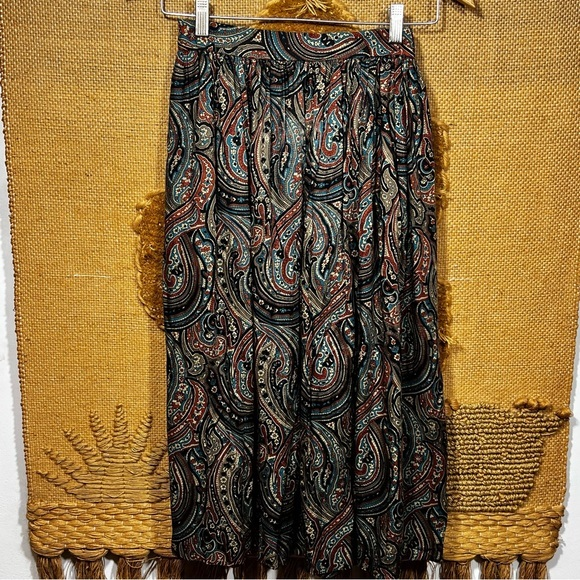 Dresses & Skirts - Vintage‎ High Rise Midi Skirt